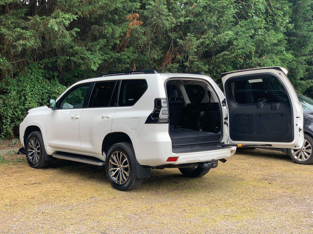 2021 TOYOTA LAND CRUISER D-4D INVINCIBLE