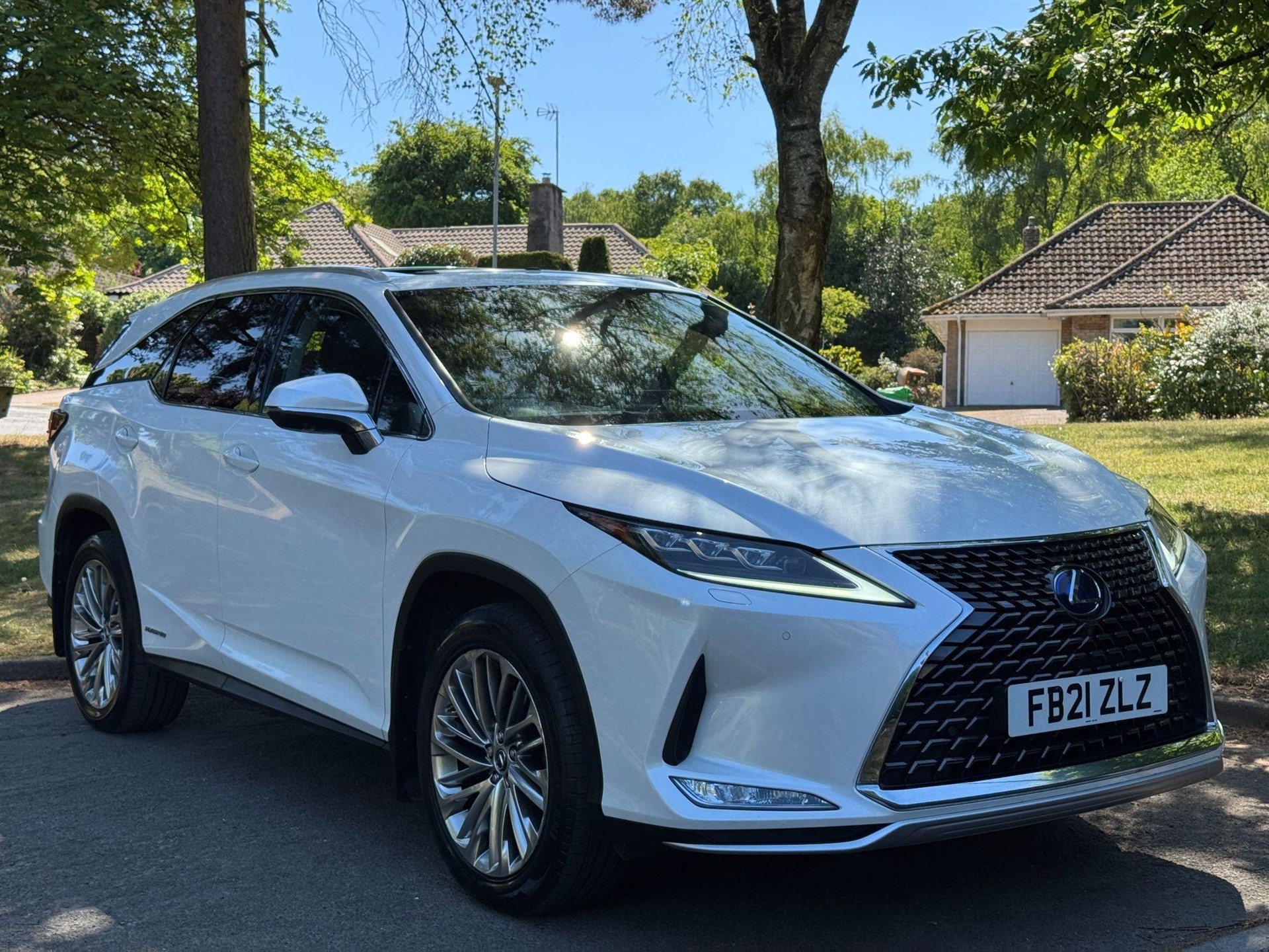 2021 Lexus RX 3.5 L 450h L V6 Takumi E-CVT 4WD