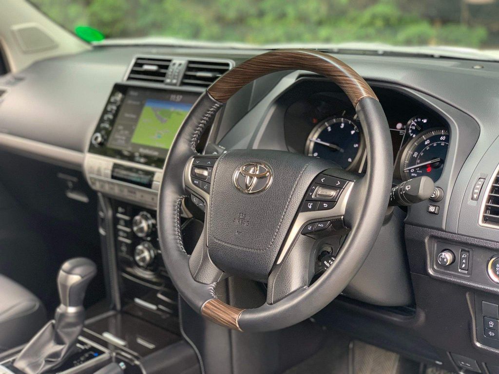 2021 TOYOTA LAND CRUISER D-4D INVINCIBLE