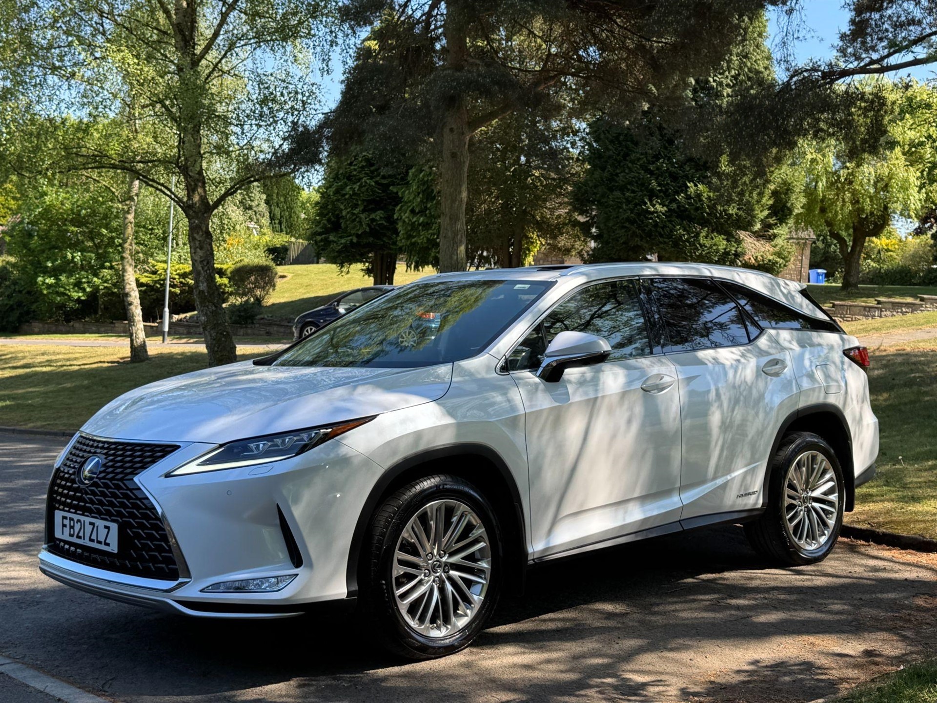 2021 Lexus RX 3.5 L 450h L V6 Takumi E-CVT 4WD