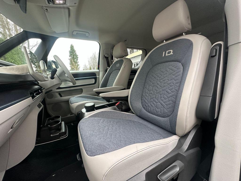 2023 VOLKSWAGEN ID BUZZ STYLE