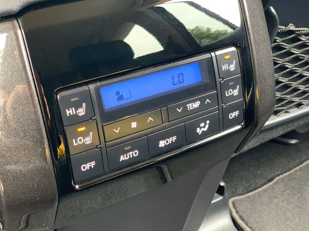 2021 TOYOTA LAND CRUISER D-4D INVINCIBLE