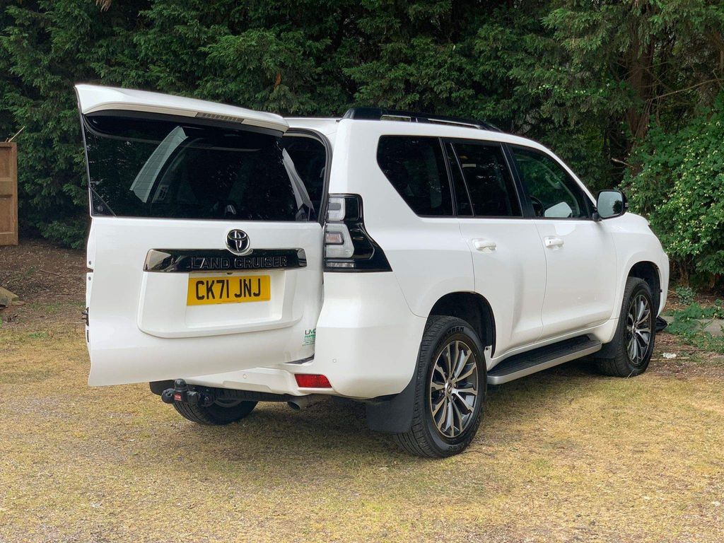 2021 TOYOTA LAND CRUISER D-4D INVINCIBLE