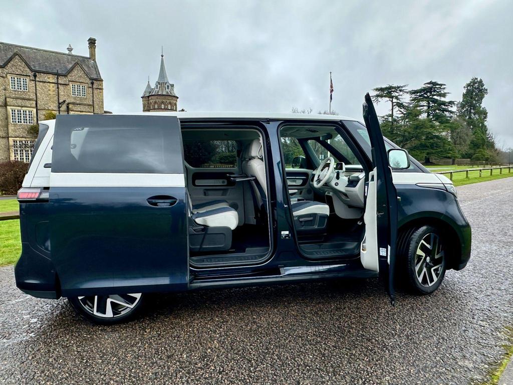 2023 VOLKSWAGEN ID BUZZ STYLE