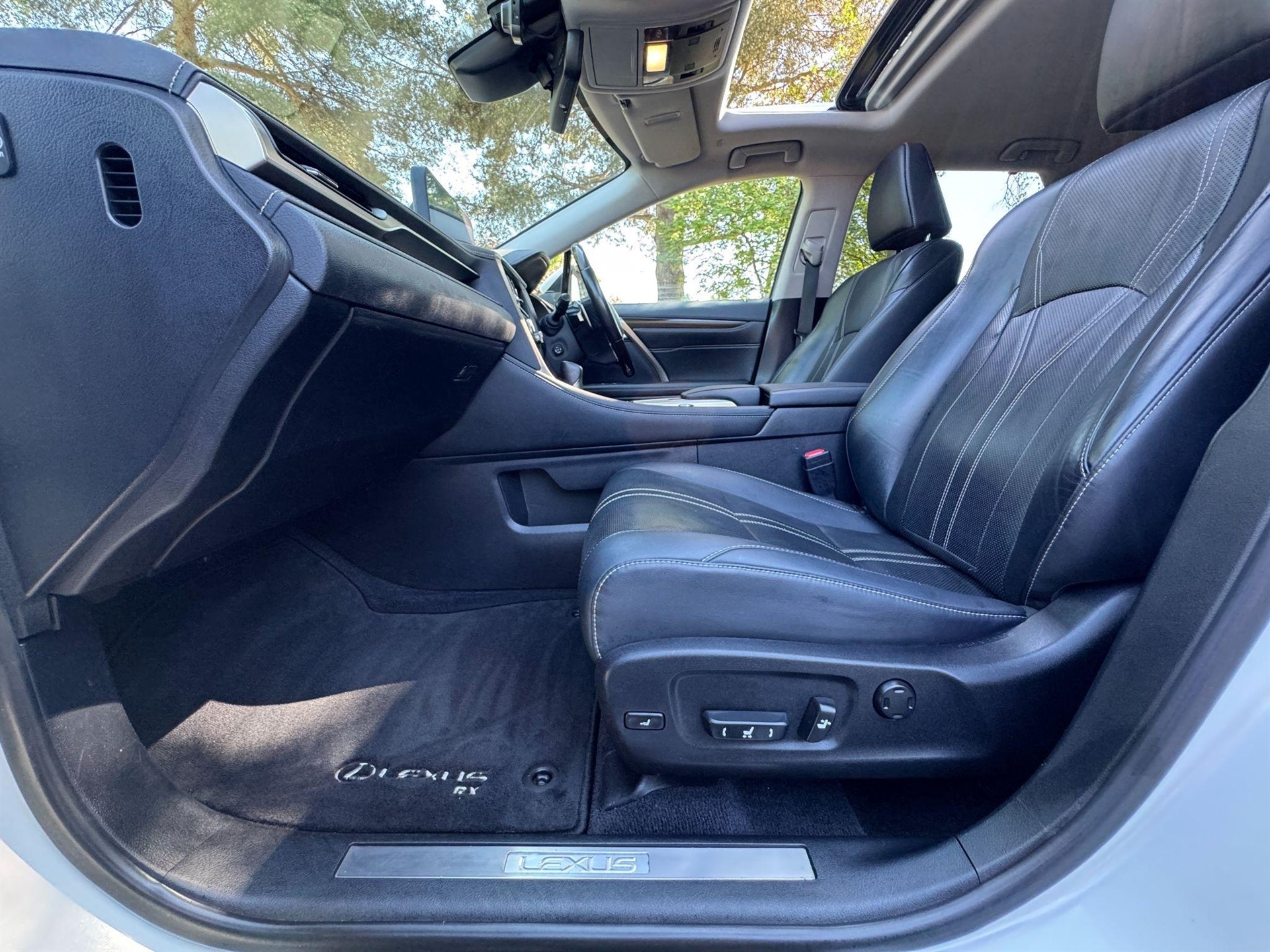 2021 Lexus RX 3.5 L 450h L V6 Takumi E-CVT 4WD