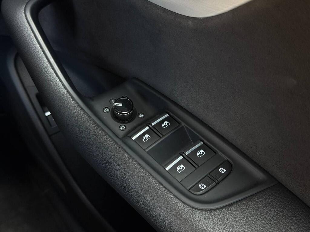 2023 Audi Q8 S Line 50TDI MHEV Quattro A