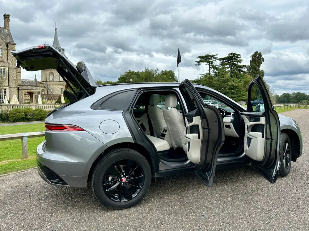 2022 JAGUAR F-PACE R-DYNAM BLK D MHEV AWD A