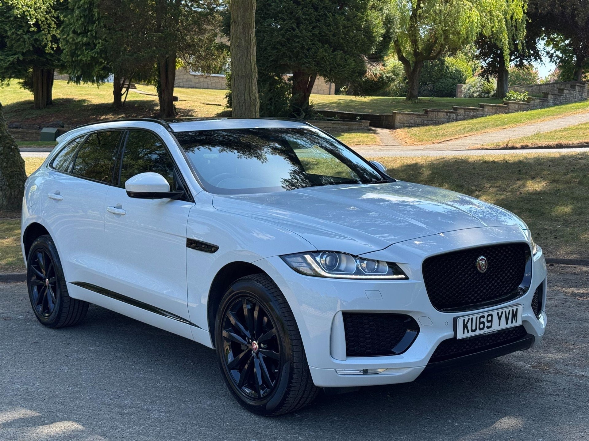 2019 Jaguar F-Pace 2.0 D180 Chequered Flag Auto AWD