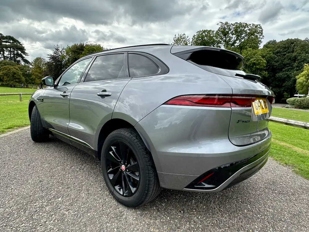 2022 JAGUAR F-PACE R-DYNAM BLK D MHEV AWD A