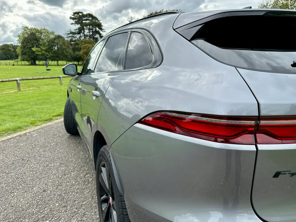 2022 JAGUAR F-PACE R-DYNAM BLK D MHEV AWD A