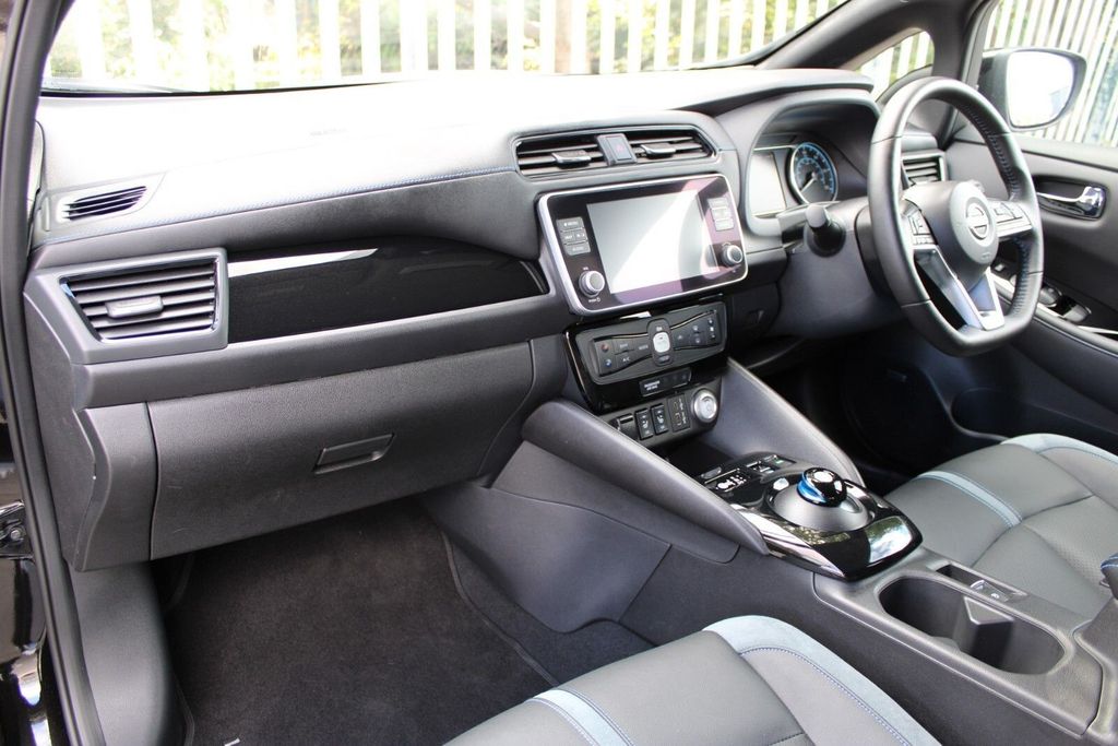 2022 Nissan Leaf TEKNA