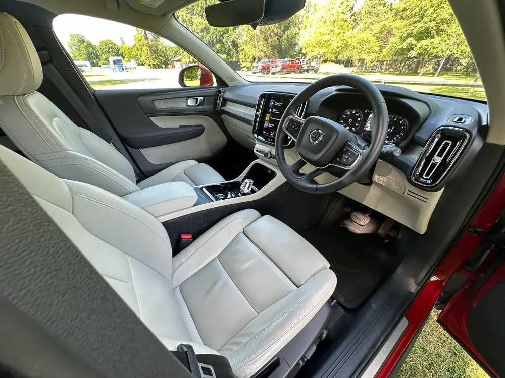 2020 VOLVO XC40 INSCRIPTION PRO B4 MHEV A