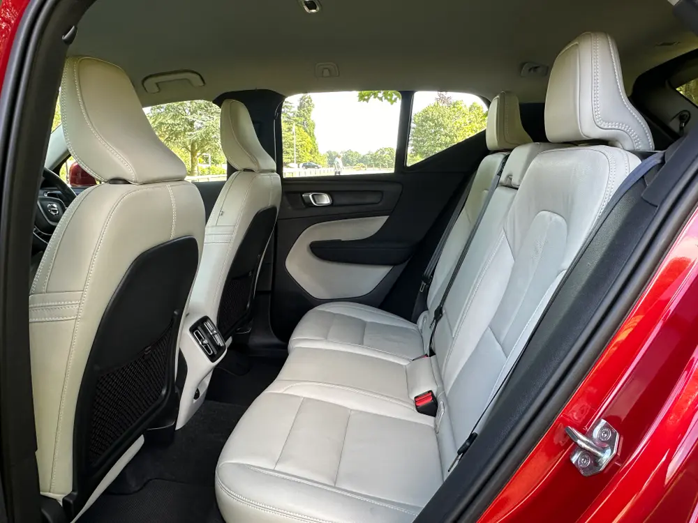 2020 VOLVO XC40 INSCRIPTION PRO B4 MHEV A