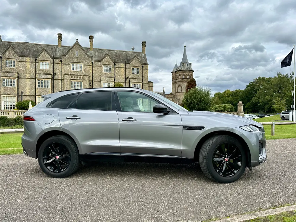 2022 JAGUAR F-PACE R-DYNAM BLK D MHEV AWD A