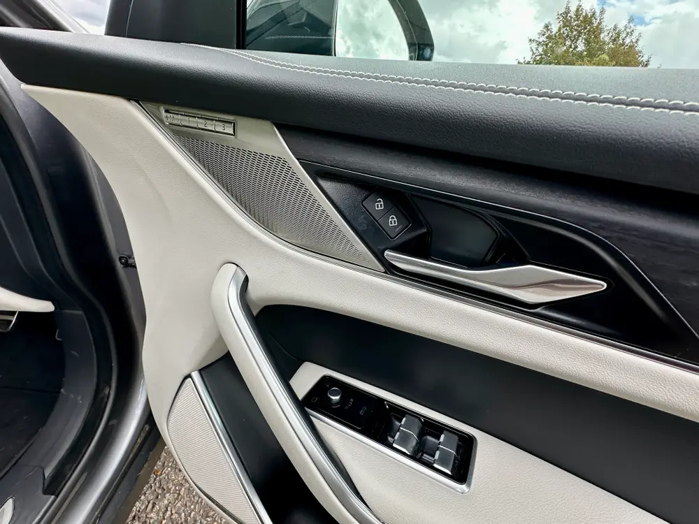 2022 JAGUAR F-PACE R-DYNAM BLK D MHEV AWD A