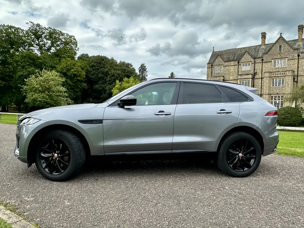 2022 JAGUAR F-PACE R-DYNAM BLK D MHEV AWD A