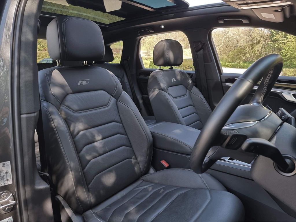 2019 Volkswagen Touareg V6 R-Line Tech TDI A