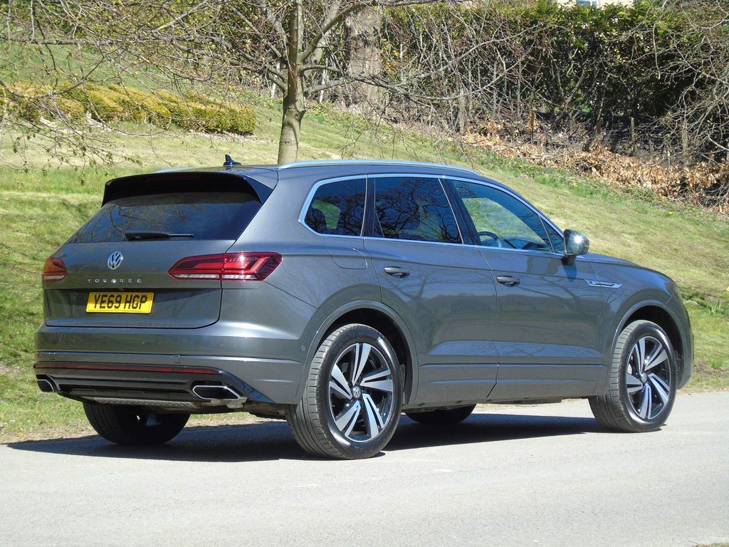2019 Volkswagen Touareg V6 R-Line Tech TDI A