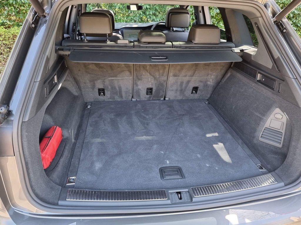 2019 Volkswagen Touareg V6 R-Line Tech TDI A