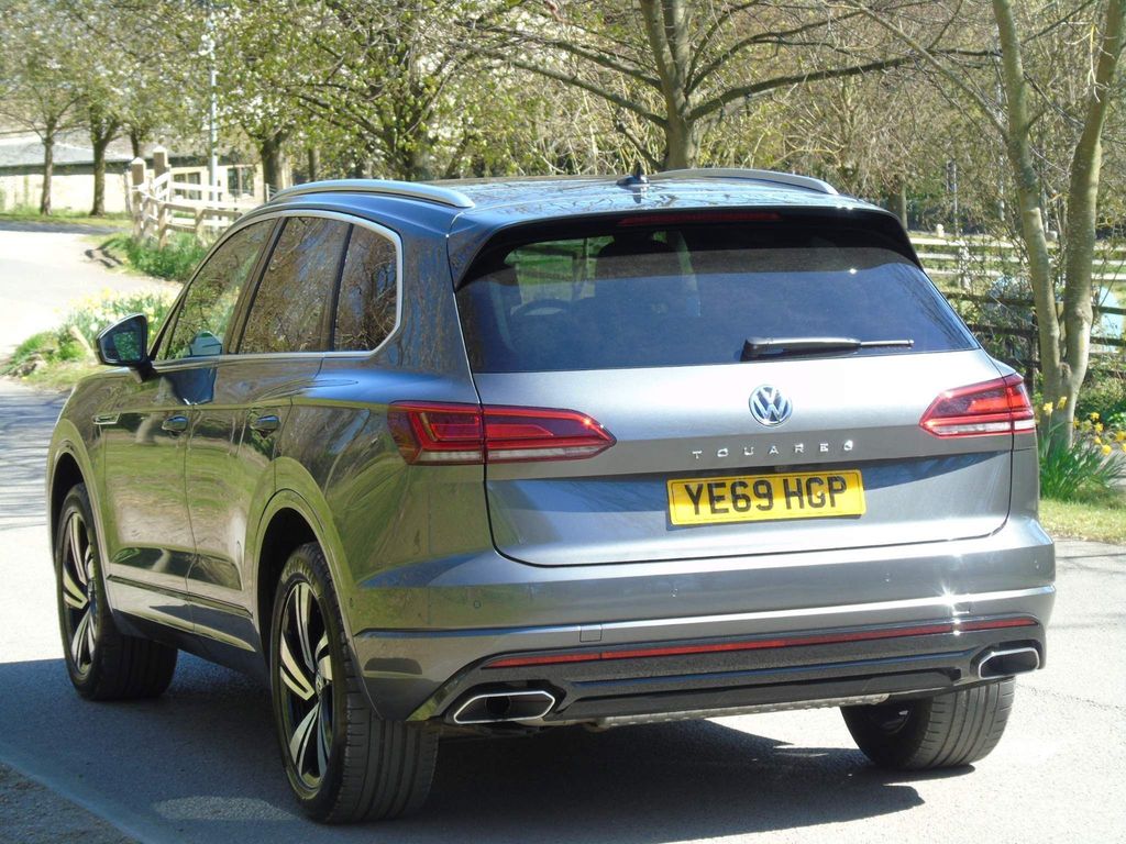 2019 Volkswagen Touareg V6 R-Line Tech TDI A