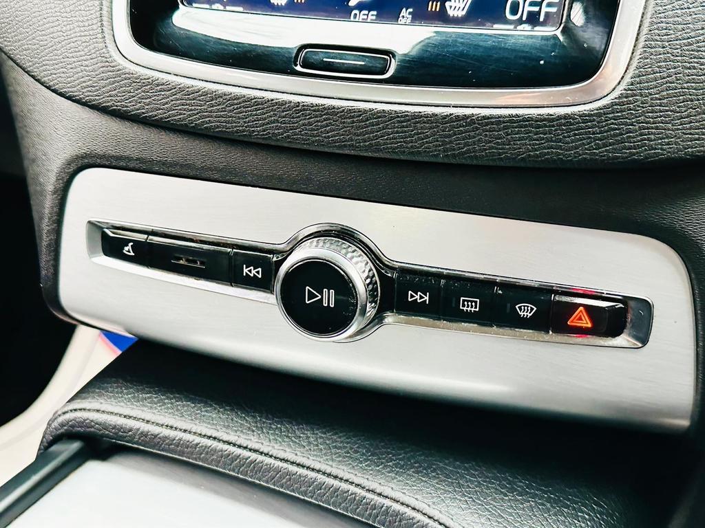 2016 Volov XC90 2.0 D5 PowerPulse Momentum Auto 4WD