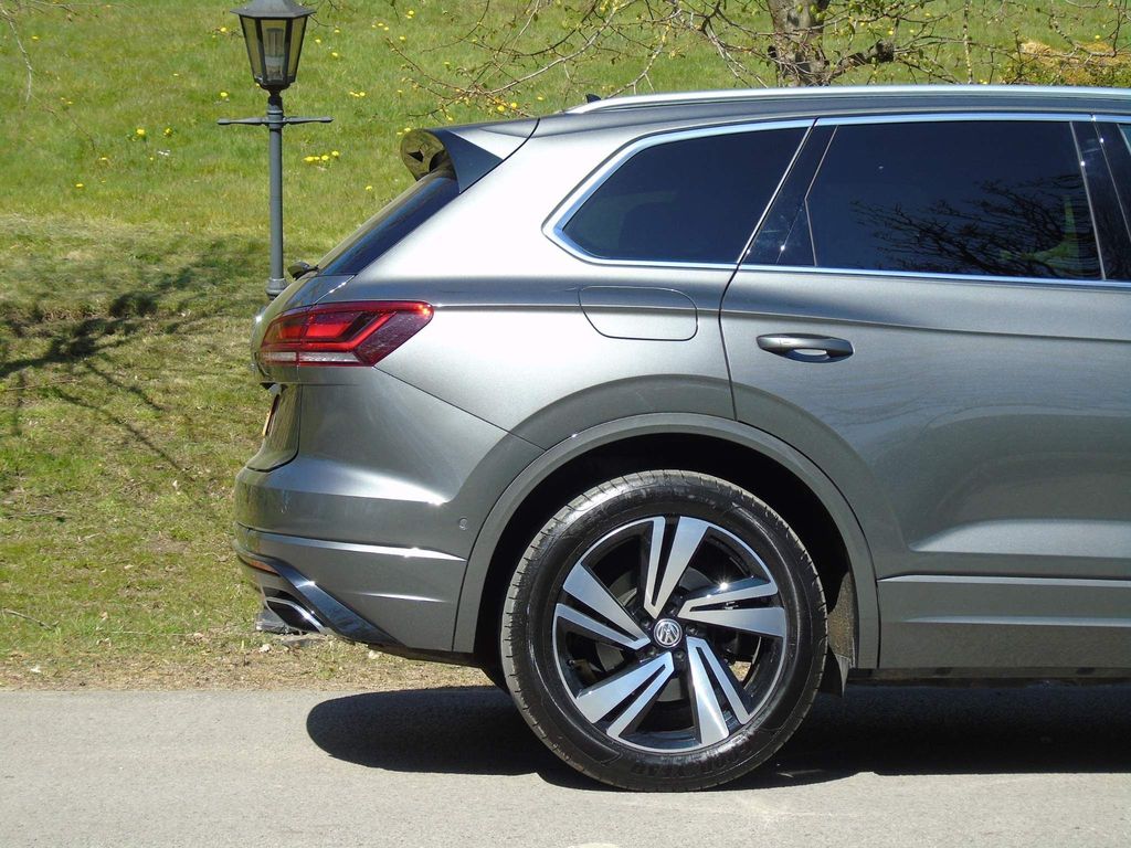 2019 Volkswagen Touareg V6 R-Line Tech TDI A