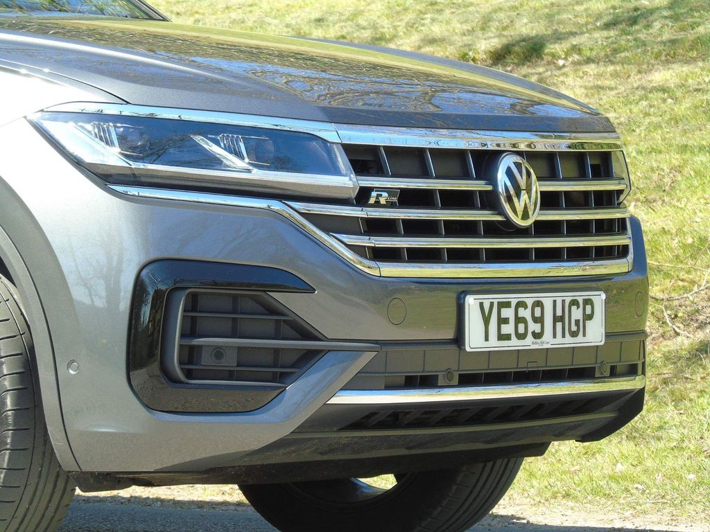 2019 Volkswagen Touareg V6 R-Line Tech TDI A